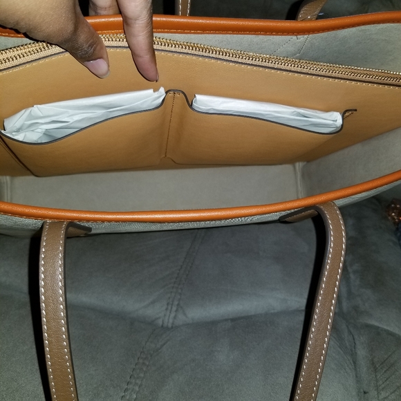 TORY BURCH COLOR BLOCK PERRY TRIPLE COMPARTMENT TOTE - Picture 5 of 14